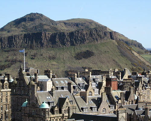 Arthurs seat edinburgh 700x400